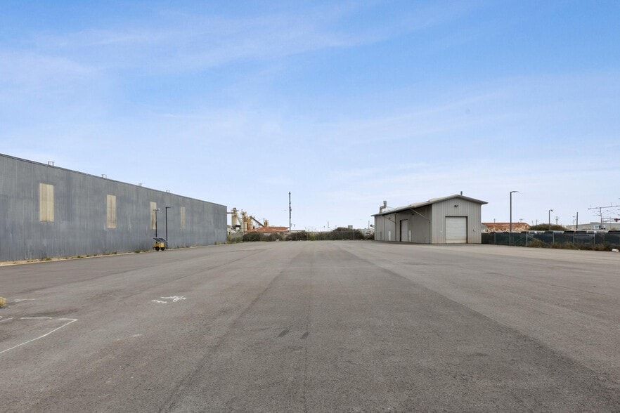 More Photos Of 149-151 S Linden Ave, South San Francisco Warehouse For Lease