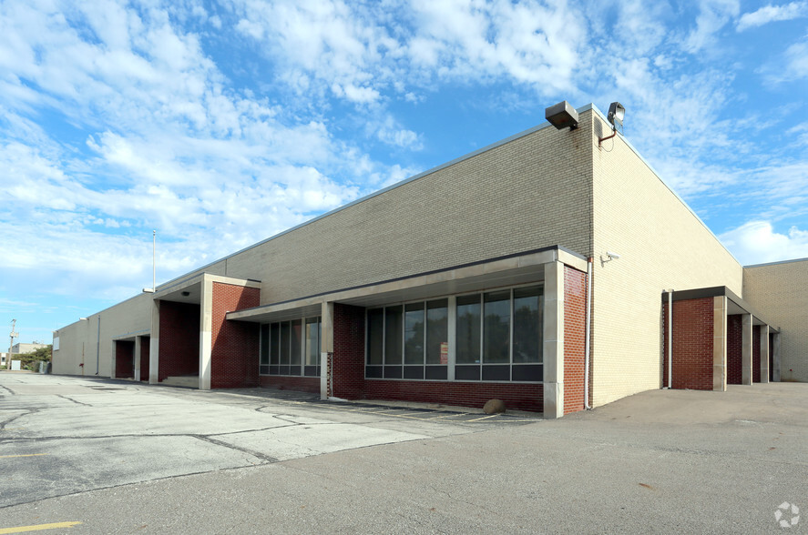 Primary Photo Of 3175 Gilchrist Rd, Mogadore Warehouse For Lease