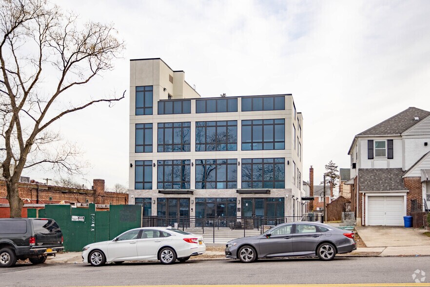 More Photos Of 8015 188th St, Hollis Medical For Lease
