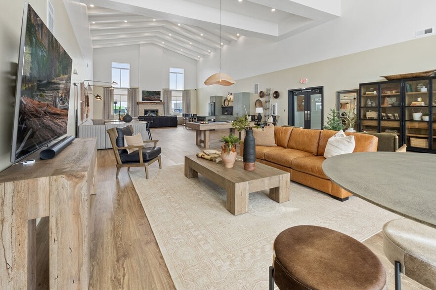 More Photos Of 3040 S South Fork Blvd, Idaho Falls Apartments For Sale