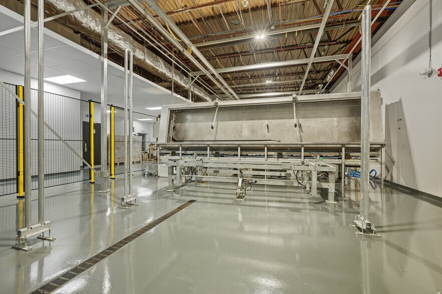 More Photos Of 1466 Curran Hwy, North Adams Manufacturing For Lease