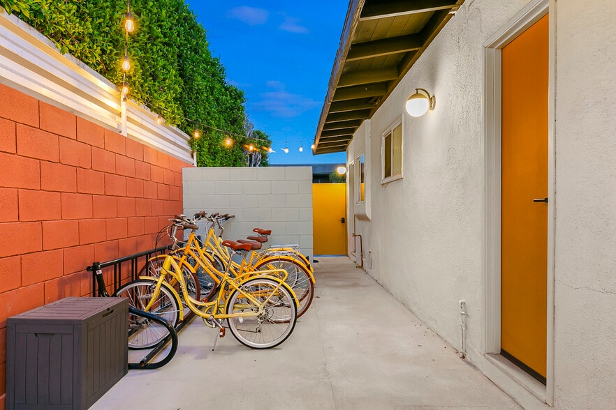 More Photos Of 1339 N Indian Canyon Dr, Palm Springs Hotel For Sale