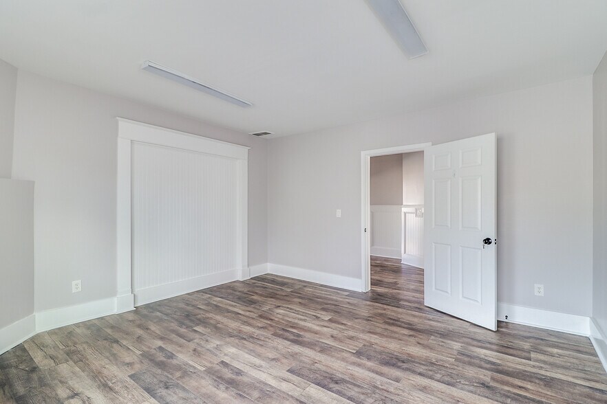 More Photos Of 104 W Candler St, Winder Medical For Sale