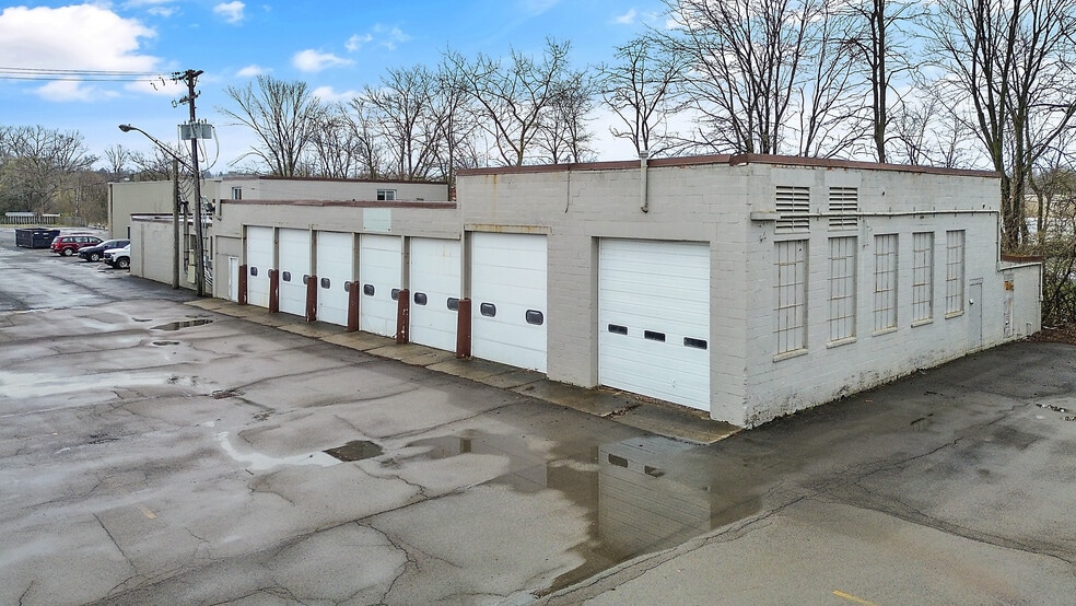 More Photos Of 34 Wright Ave, Auburn Truck Terminal For Sale