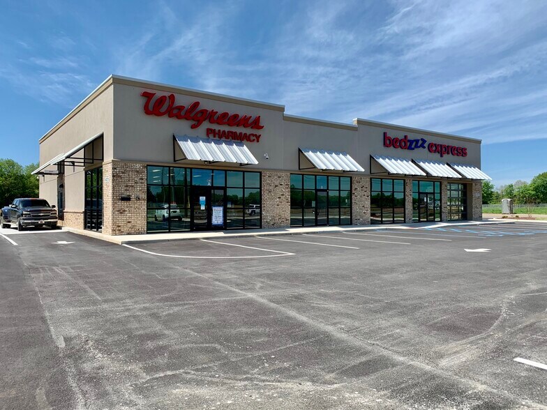 More Photos Of 14731 Highway 231 431 N, Hazel Green Storefront Retail Office For Lease