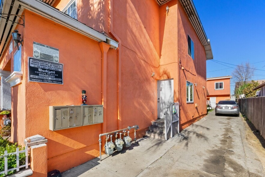 More Photos Of 405-411 1/2 E Esther St, Long Beach Apartments For Sale