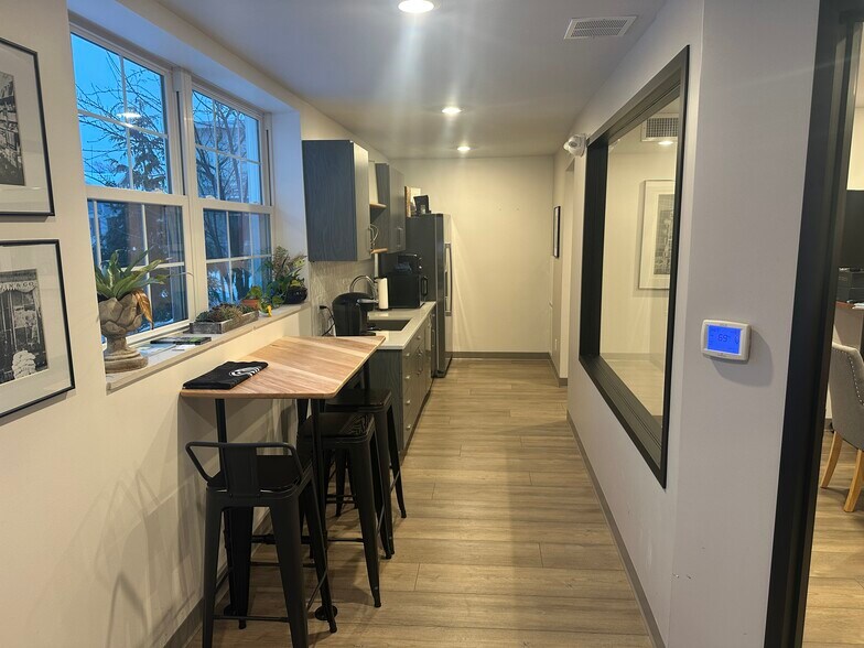 More Photos Of 118 N 3rd St, Grand Haven Office For Sale