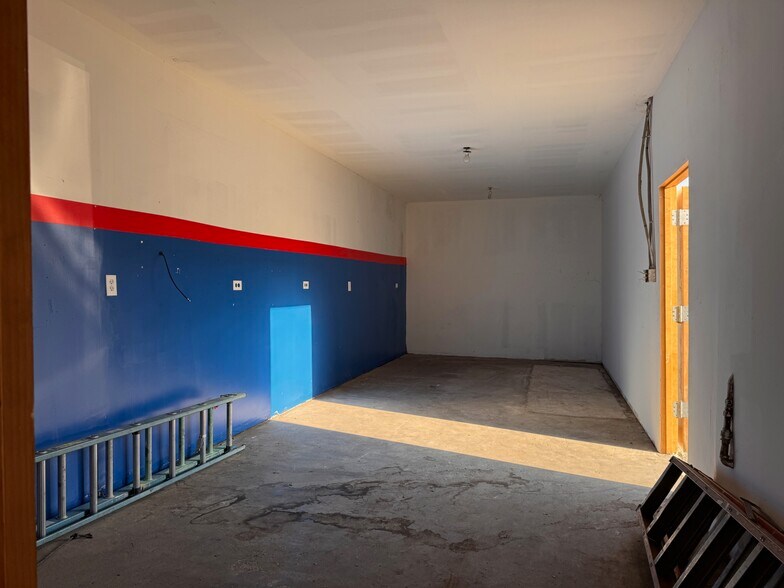 More Photos Of 2634 N Figueroa St, Los Angeles Storefront Retail Office For Lease