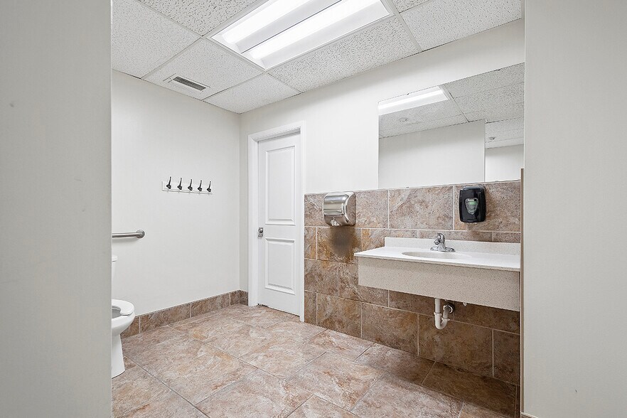 More Photos Of 3578 Brodhead Rd, Monaca Unknown For Lease