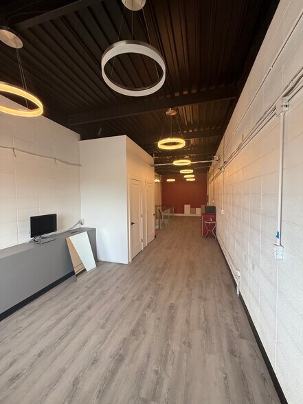 More Photos Of 59 East Lake Cres NE, Airdrie Industrial For Sale
