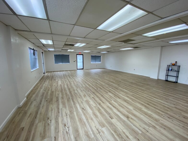 Primary Photo Of 1117 Lone Palm Ave, Modesto Loft Creative Space For Lease