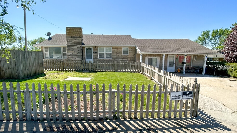 More Photos Of 1104 N Scott Ave, Belton Apartments For Sale