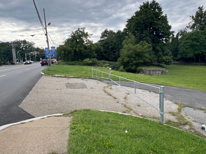 More Photos Of 90-96 Hamburg Tpke, Riverdale Freestanding For Sale