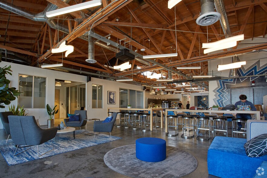 More Photos Of 5877 Obama Blvd, Los Angeles Loft Creative Space For Lease