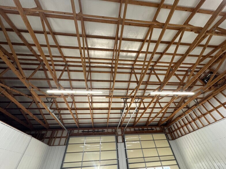 More Photos Of 165 Williams St, Tahlequah Industrial For Lease