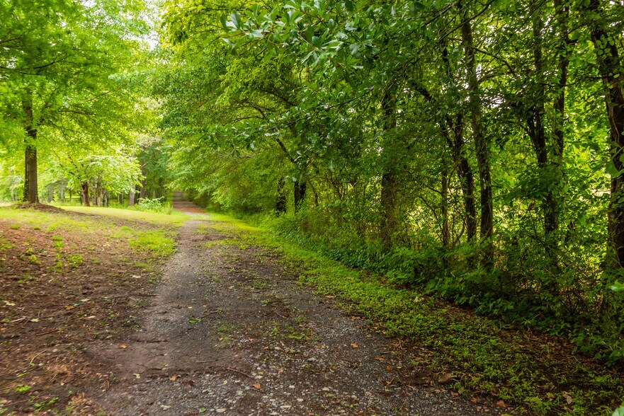 More Photos Of 565 Owens Gin Rd NE, Calhoun Lodge Meeting Hall For Sale