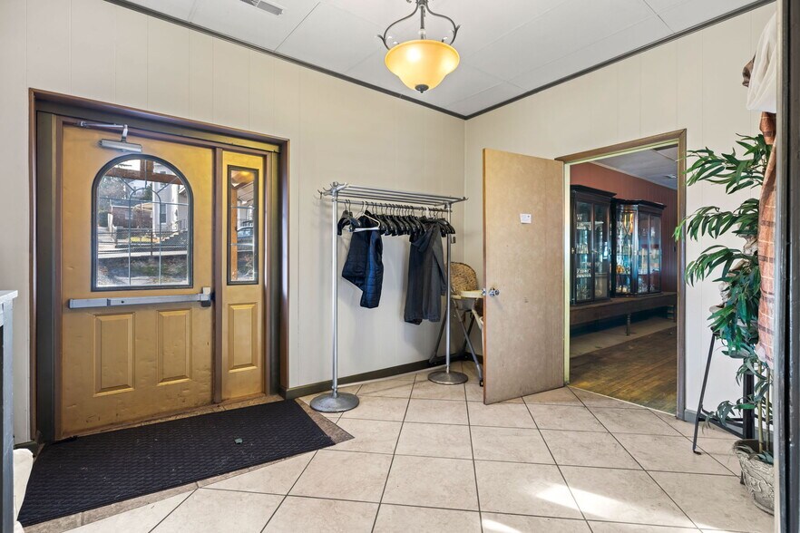 More Photos Of 1000 W State St, Coal Township Restaurant For Sale