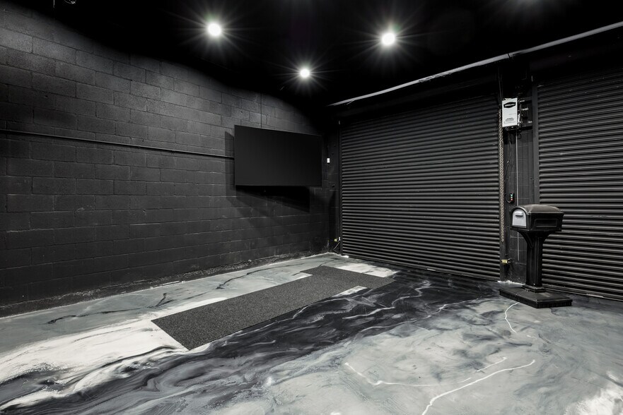 More Photos Of 1612 Magnolia Blvd, Burbank Storefront For Sale