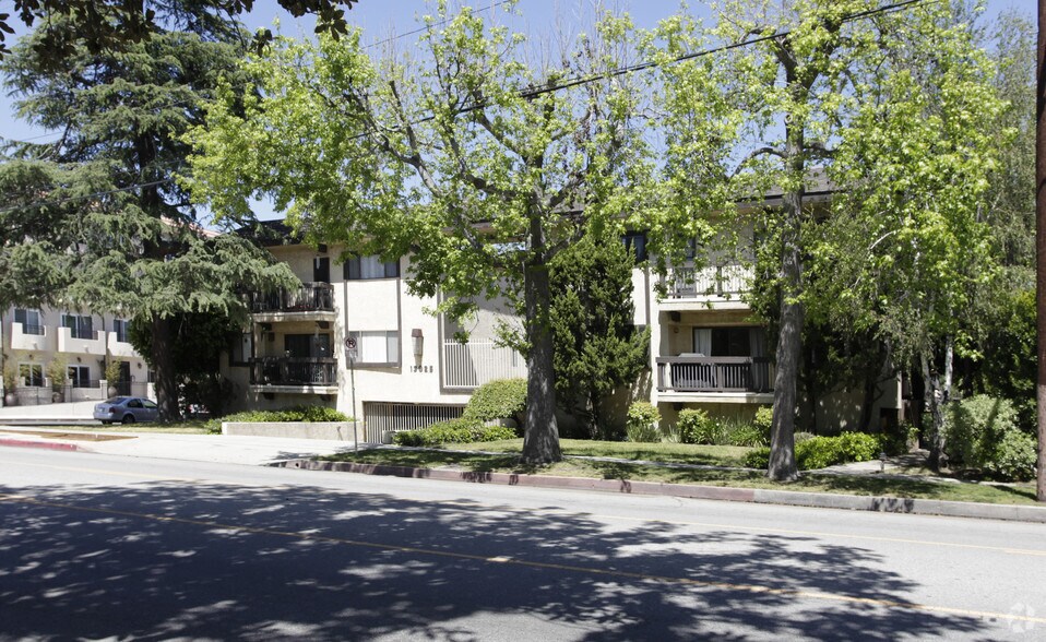 More Photos Of 13021-13025 Moorpark St, Studio City Apartments For Sale