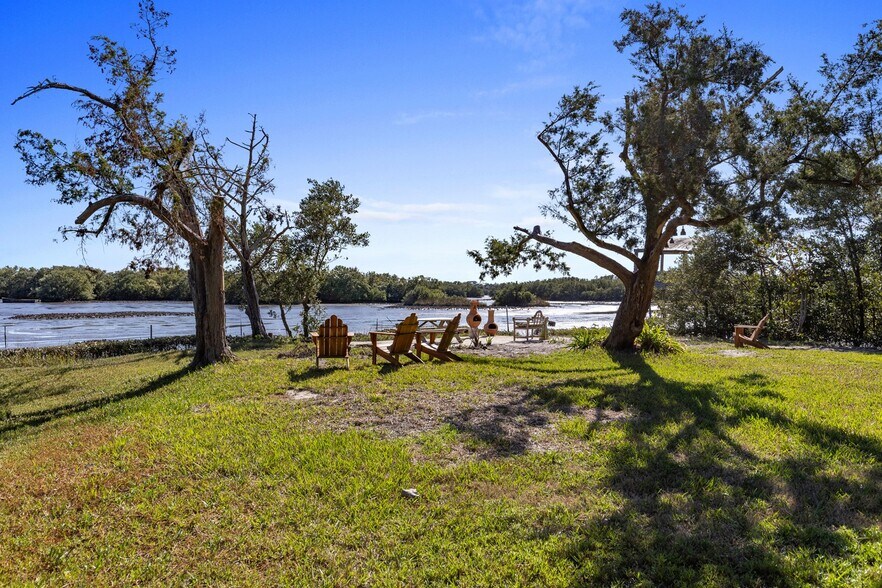 More Photos Of 12685 FL-24, Cedar Key Hotel For Sale