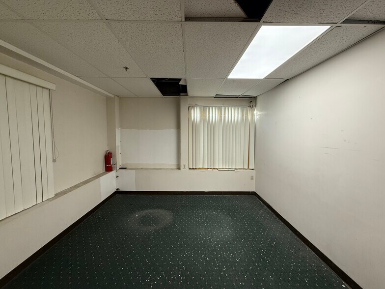 More Photos Of 251 S Main St, Middleton Storefront For Lease