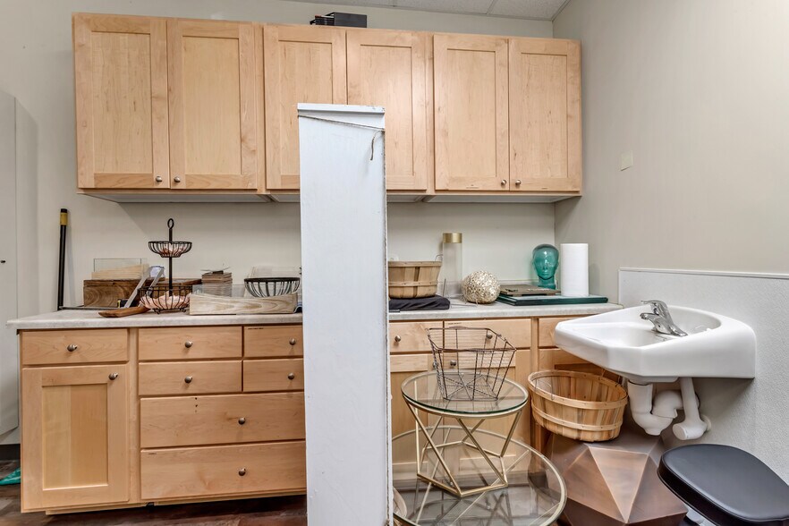 More Photos Of 1042 E 220 N, American Fork Medical For Sale