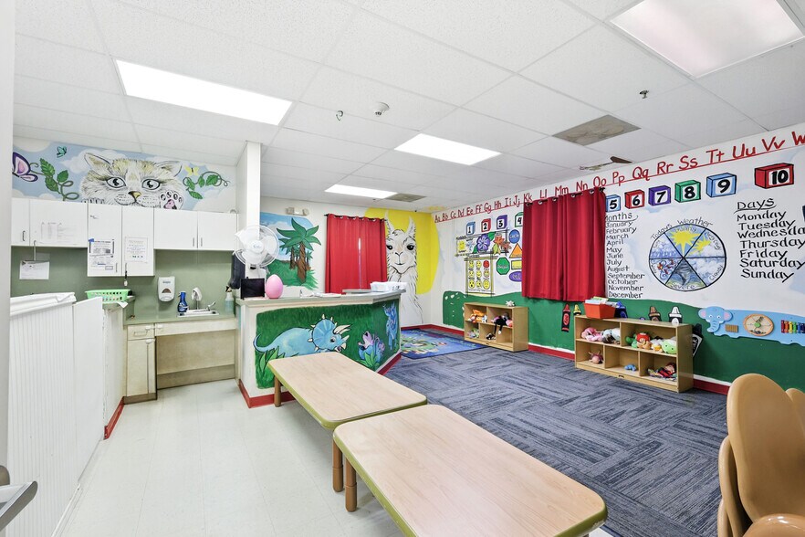 More Photos Of 1700 Cedar Run, Ennis Daycare Center For Sale