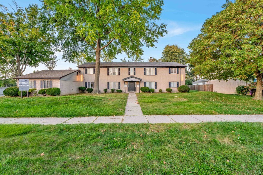 More Photos Of 23225 Deanhurst St, Clinton Township Apartments For Sale