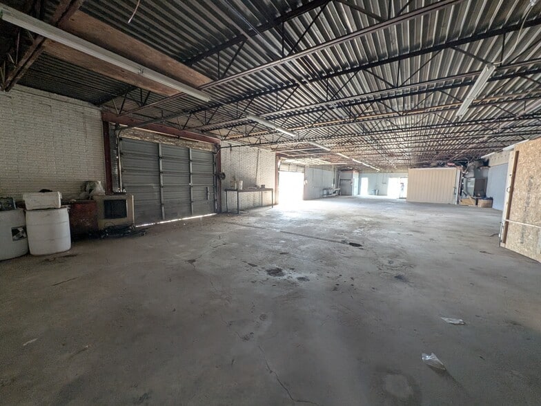 More Photos Of 1103 12th Pl, Plano Warehouse For Lease