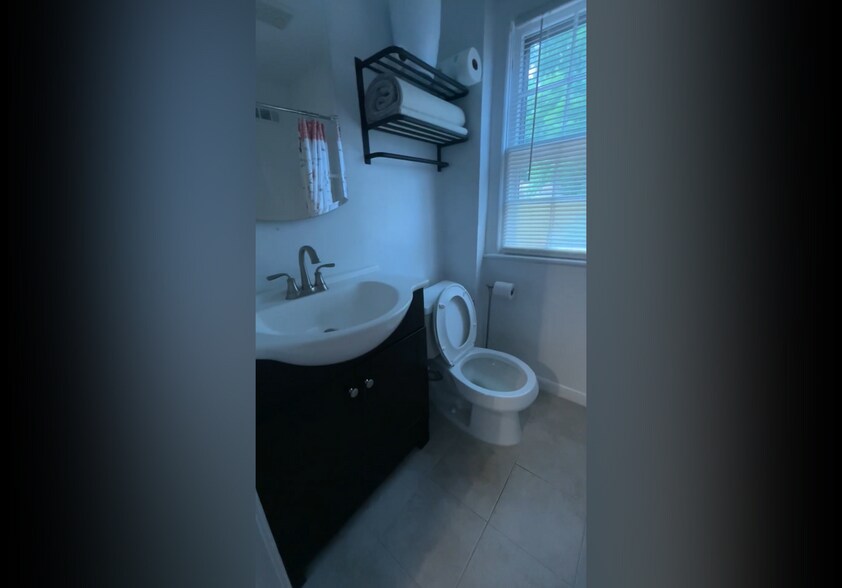 More Photos Of 5730 Biscayne dr, Alexandria Office For Sale