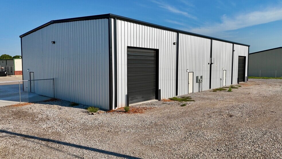 More Photos Of 200 Boyd Business Pky, Boyd Warehouse For Sale