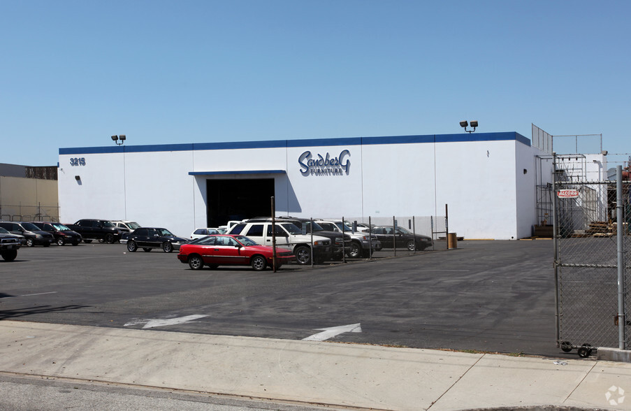 Primary Photo Of 3215 E Slauson Ave, Vernon Manufacturing For Lease