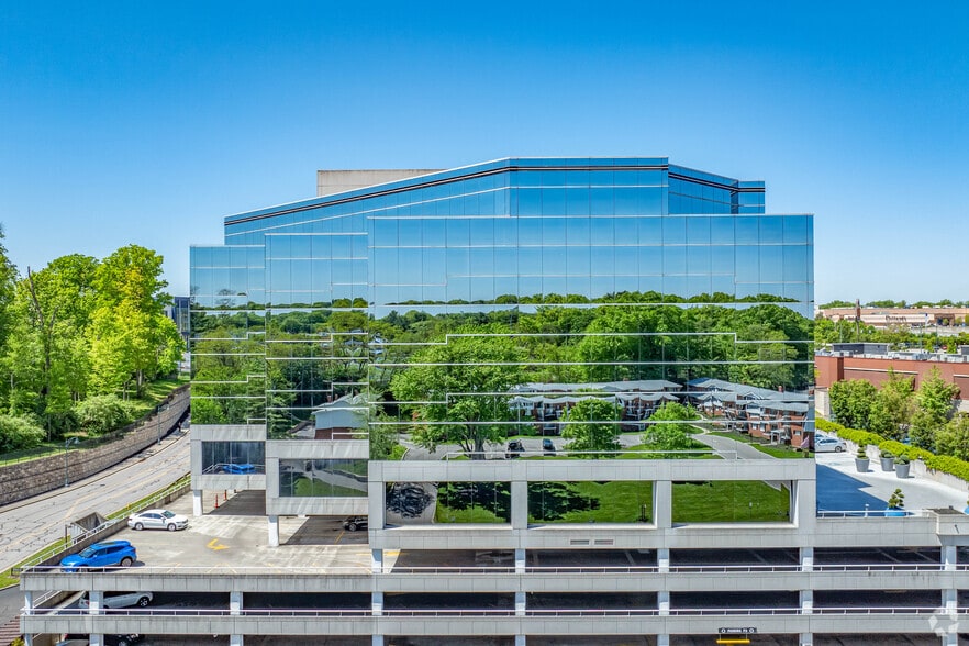 More Photos Of 8044 Montgomery Rd, Cincinnati Coworking Space