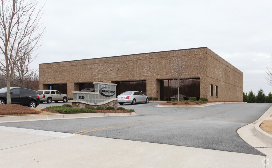 More Photos Of 4135 Industry Way, Flowery Branch Warehouse For Lease