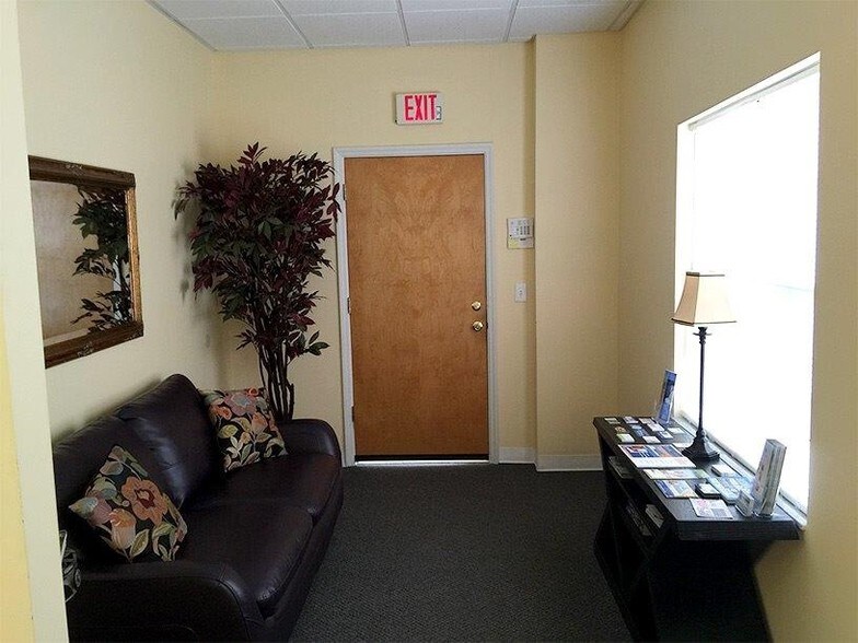 More Photos Of 166 E Bloomingdale Ave, Brandon Medical For Lease