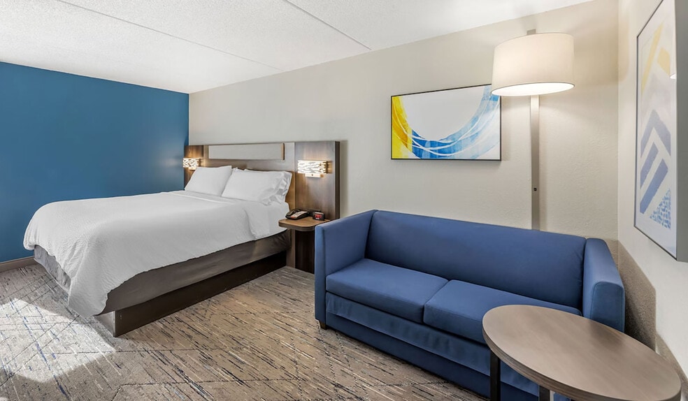 More Photos Of 13330 Cicero Ave, Crestwood Hotel For Sale