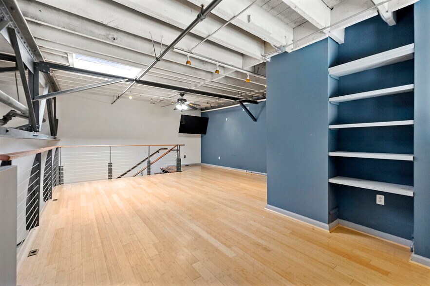 More Photos Of 949 W Marietta St NW, Atlanta Office For Sale