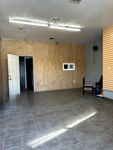 More Photos Of 4376 S Western Ave, Los Angeles Storefront Retail Office For Lease