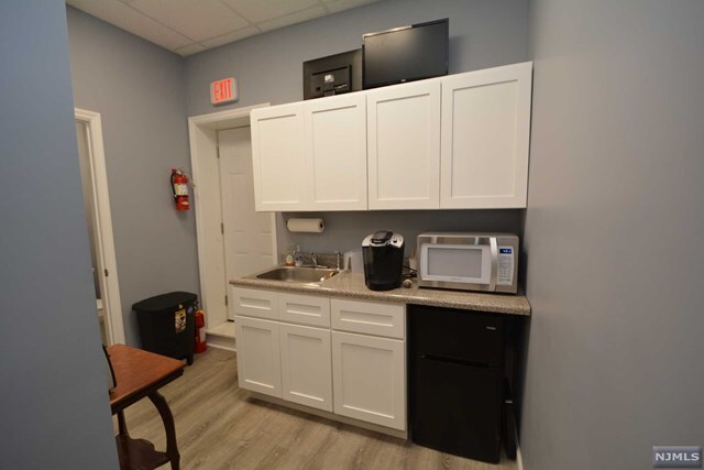 More Photos Of 30 Chestnut St, Rutherford Office For Lease