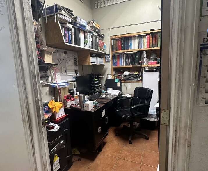 More Photos Of 301 N McKenzie St, Foley Auto Repair For Sale