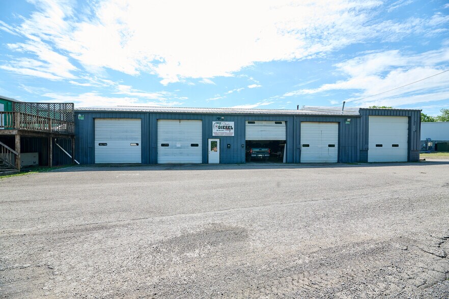 More Photos Of 7464 Sharon Mercer Rd, Mercer General Retail For Sale