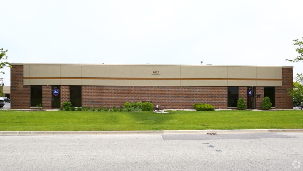 More Photos Of 603 Country Club Dr, Bensenville Warehouse For Lease