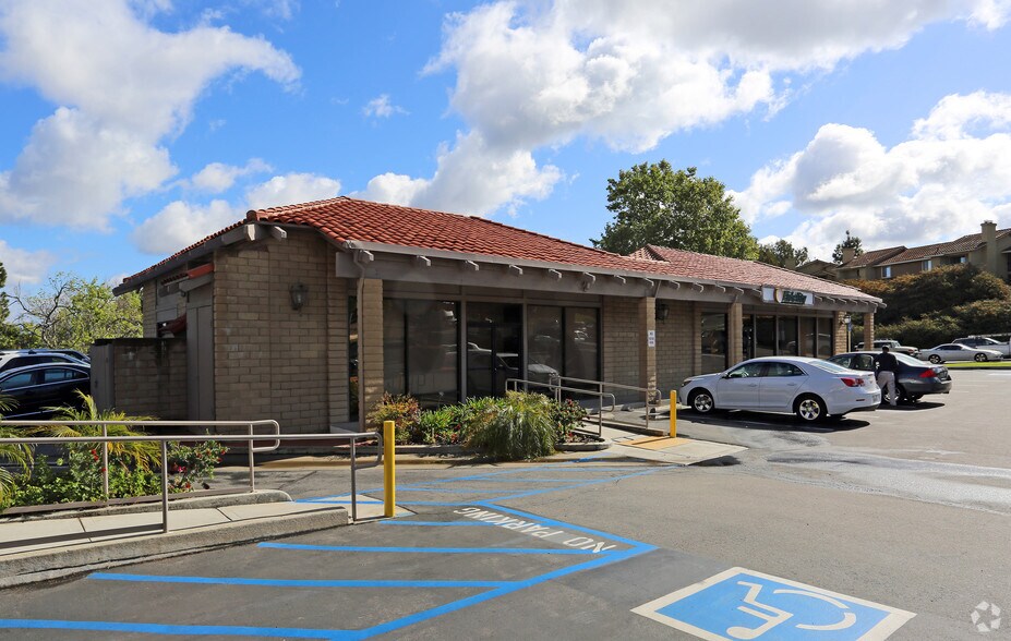 More Photos Of 16656 Bernardo Center Dr, San Diego Freestanding For Lease