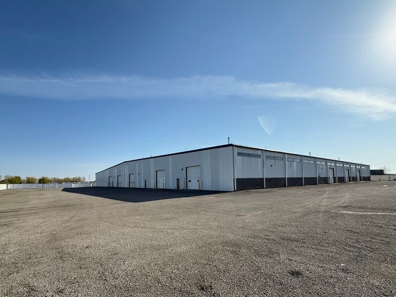 More Photos Of 2855 S Oakwood Rd, Oshkosh Manufacturing For Lease
