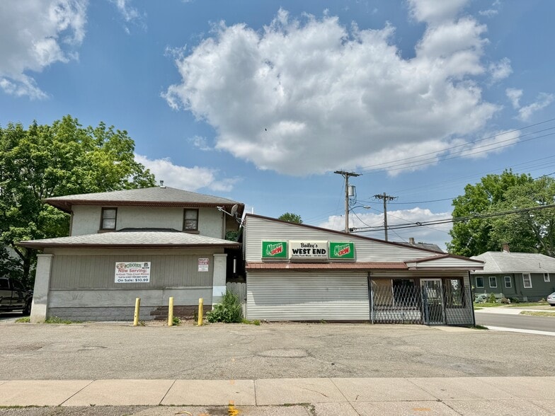 Primary Photo Of 209 17th St SW, Massillon General Retail For Sale