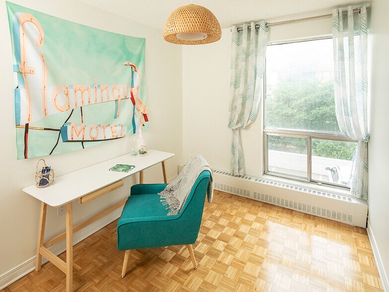 More Photos Of 230-240 Brittany Dr, Ottawa Apartments For Lease