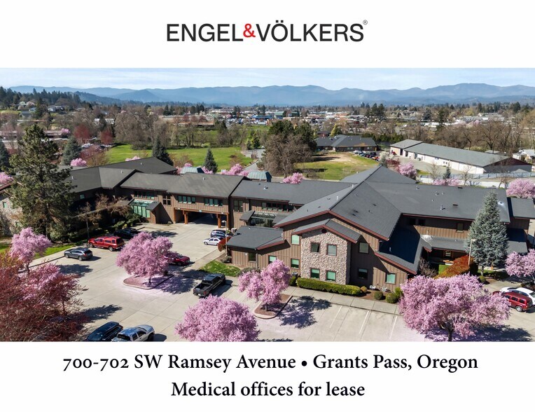 More Photos Of 700 SW Ramsey Ave, Grants Pass Medical For Lease