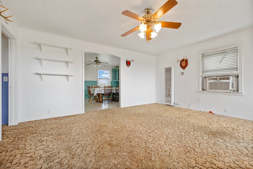 More Photos Of Helton Ranch, Briscoe Land For Sale