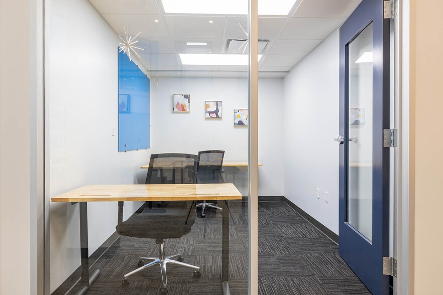 More Photos Of 333 3rd Ave N, Saint Petersburg Coworking Space