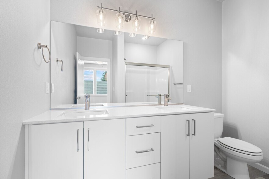 More Photos Of 16306 NE 20th St, Vancouver Multifamily For Sale